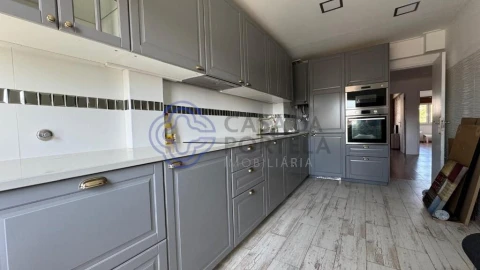 Apartamento T2 para Venda em Agualva e Mira-Sintra