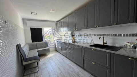 Apartamento T2 para Venda em Agualva e Mira-Sintra