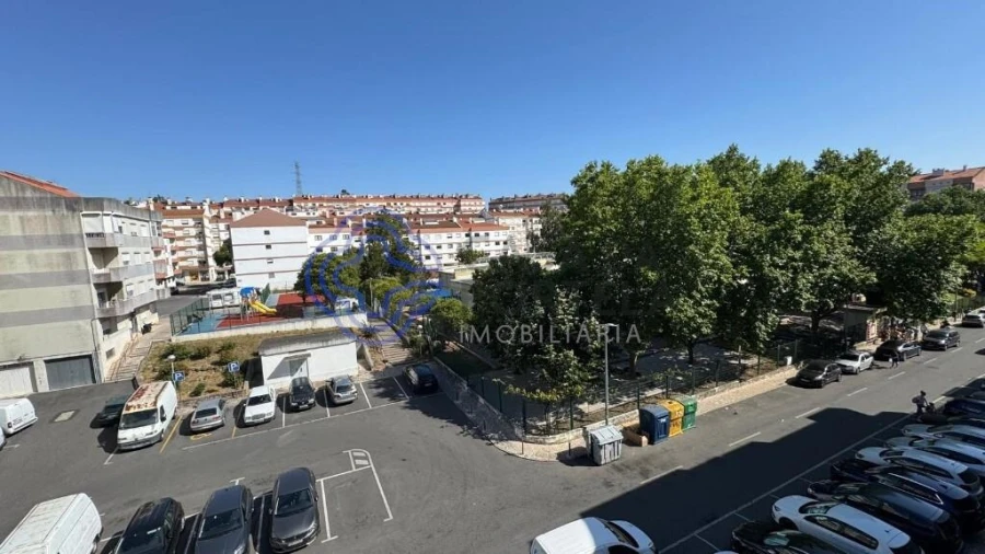 Apartamento T2 para Venda em Agualva e Mira-Sintra Foto 29