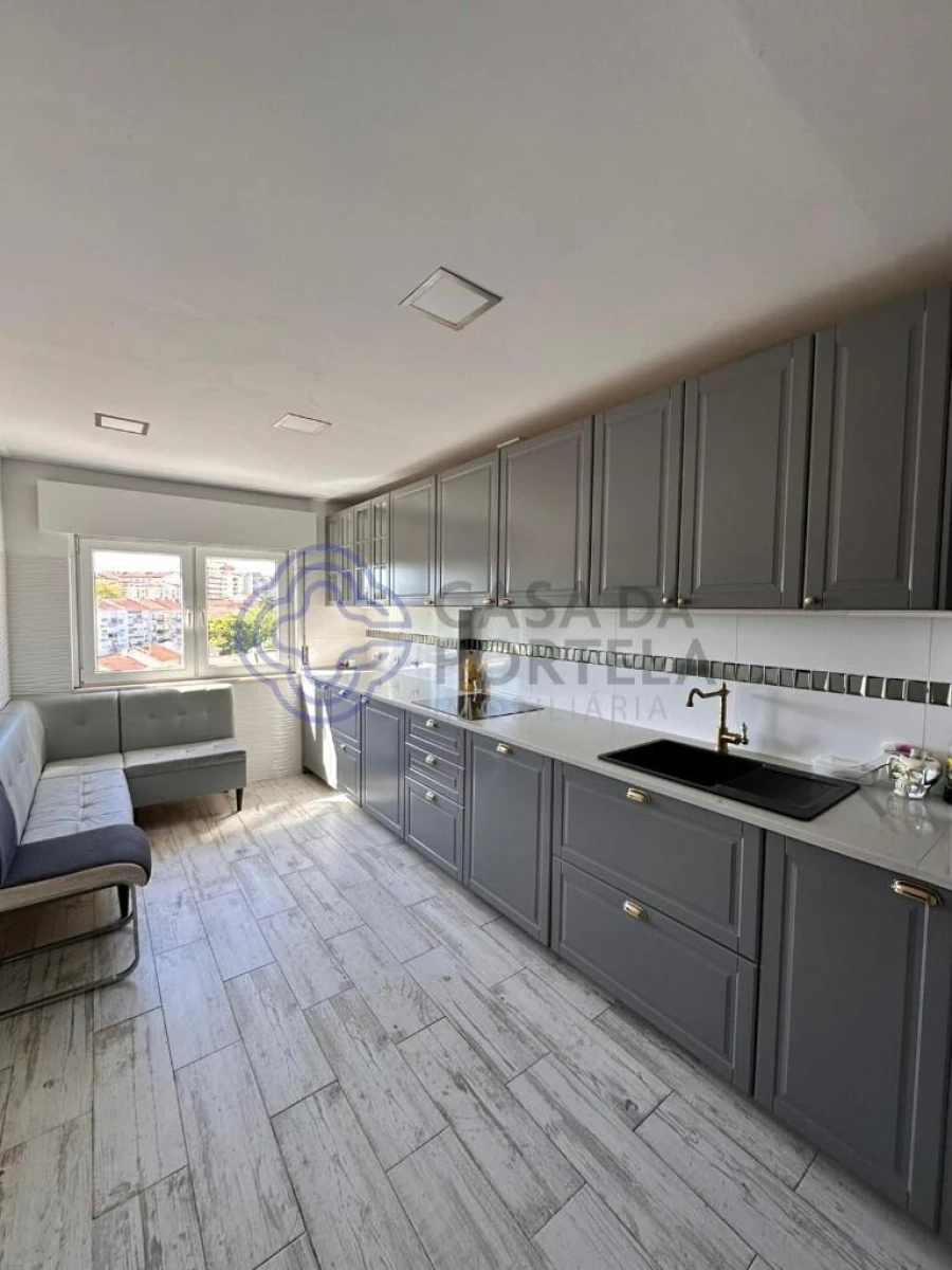 Apartamento T2 para Venda em Agualva e Mira-Sintra Foto 12