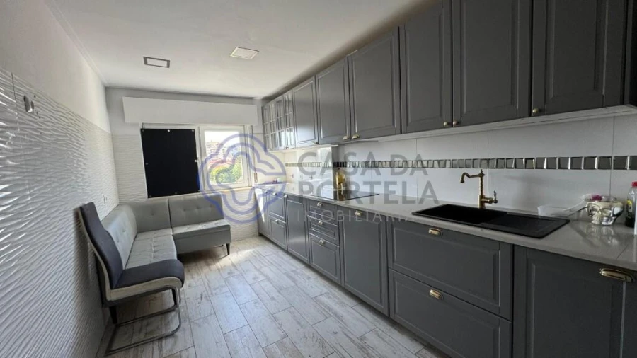 Apartamento T2 para Venda em Agualva e Mira-Sintra Foto 9
