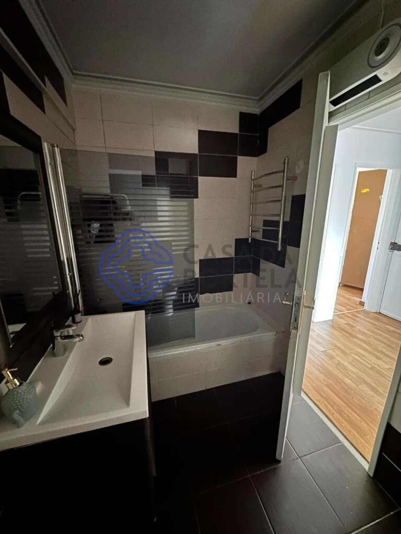 Apartamento T2 para Venda em Agualva e Mira-Sintra Foto 33