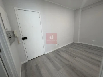 Apartamento T1 para Venda em Venteira