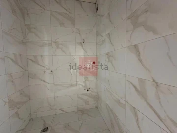 Apartamento T1 para Venda em Venteira