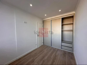 Apartamento T1 para Venda em Venteira