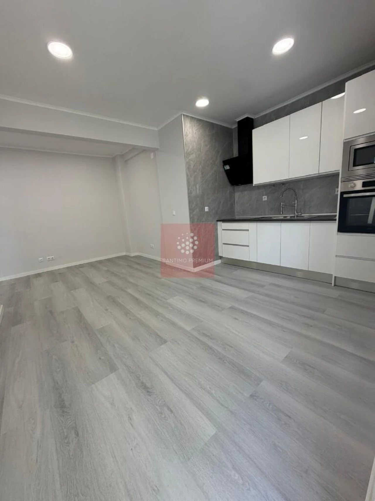 Apartamento T1 para Venda em Venteira Foto 4