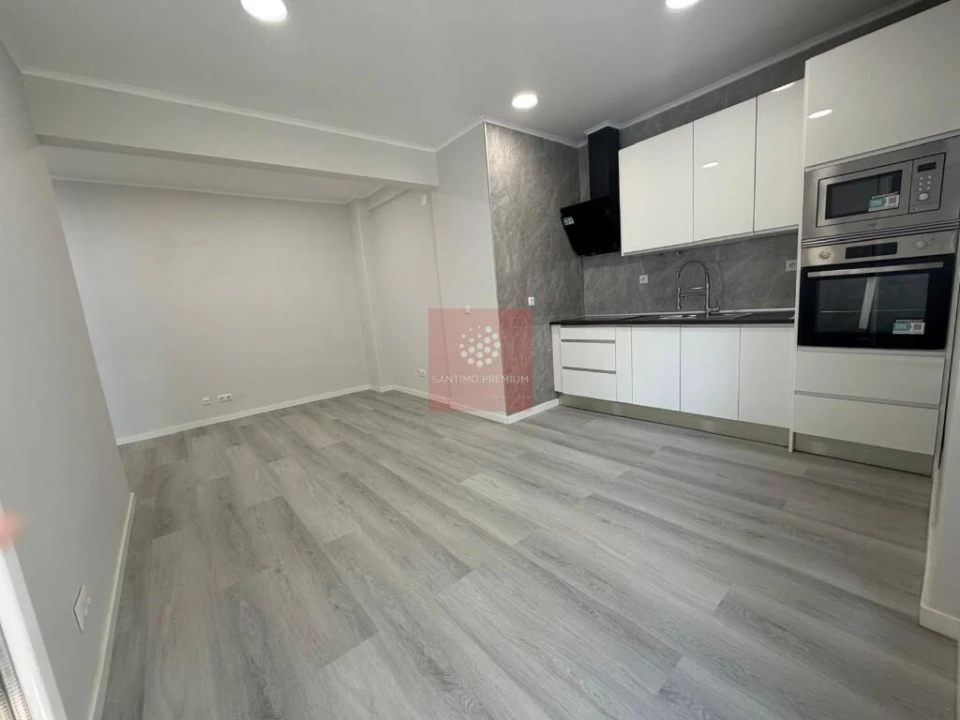 Apartamento T1 para Venda em Venteira Foto 2