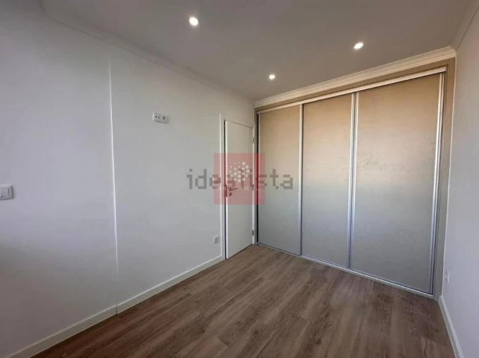 Apartamento T1 para Venda em Venteira Foto 8