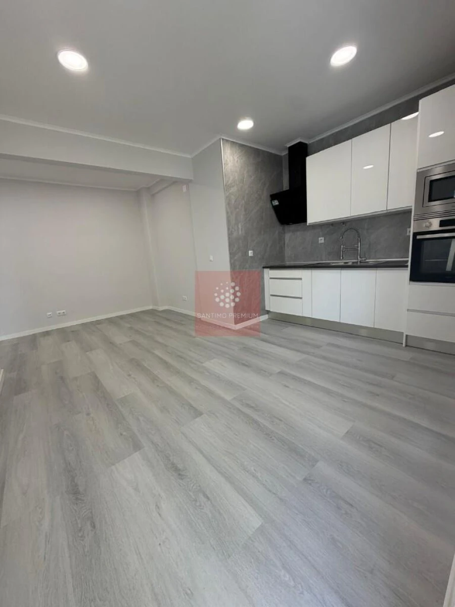 Apartamento T1 para Venda em Venteira Foto 4
