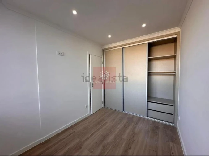 Apartamento T1 para Venda em Venteira Foto 9