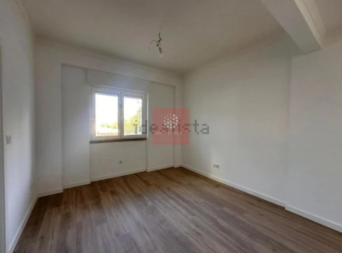 Apartamento T1 para Venda em Venteira Foto 5