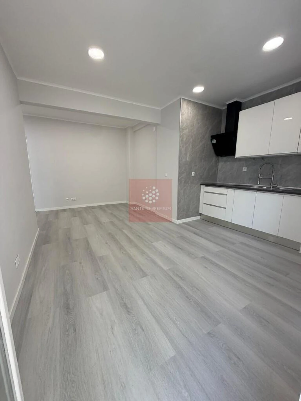 Apartamento T1 para Venda em Venteira Foto 3