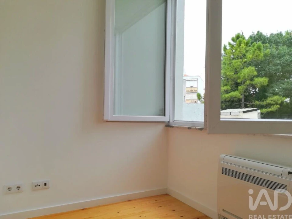 Apartamento T1 para Arrendamento em Campo de Ourique Foto 4