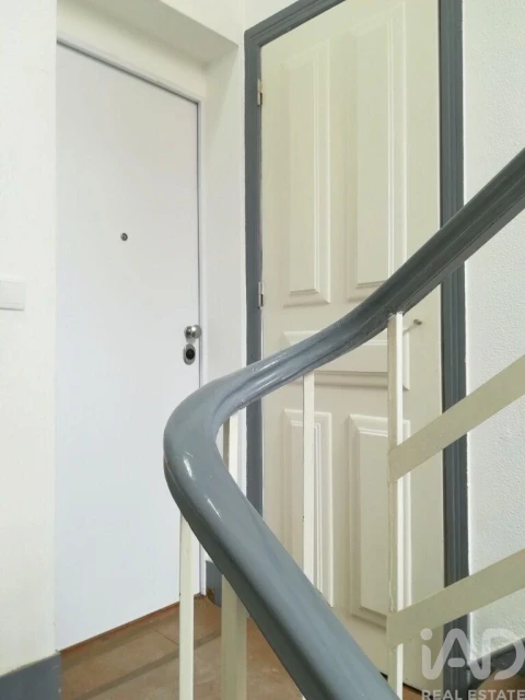 Apartamento T1 para Arrendamento em Campo de Ourique