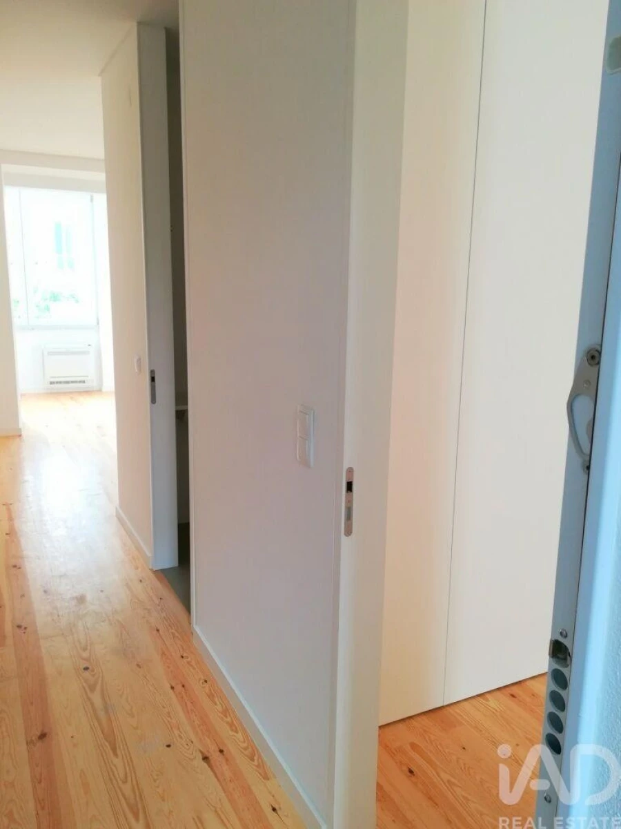 Apartamento T1 para Arrendamento em Campo de Ourique Foto 10