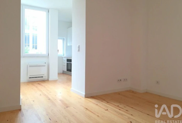 Apartamento T1 para Arrendamento em Campo de Ourique Foto 3