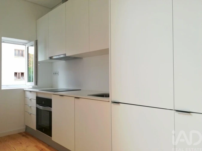 Apartamento T1 para Arrendamento em Campo de Ourique Foto 5