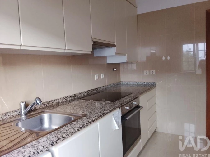 Moradia T3 para Venda em São Pedro de Tomar Foto 2