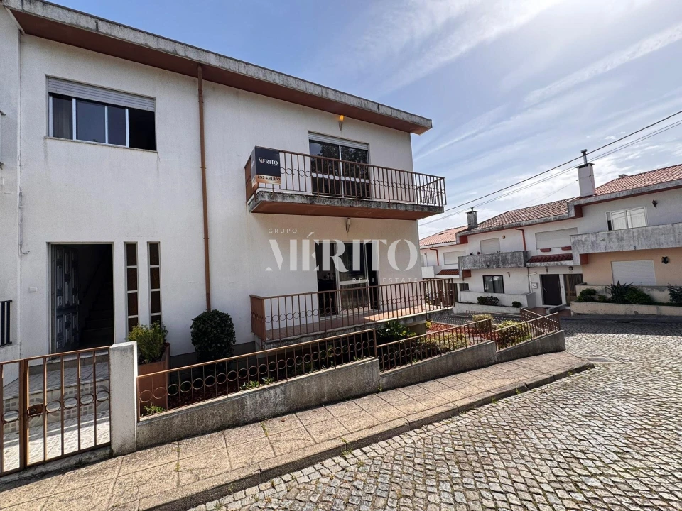 Moradia T3 para Venda em Azurem Foto 5