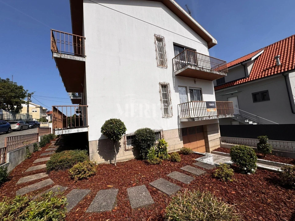 Moradia T3 para Venda em Azurem Foto 4