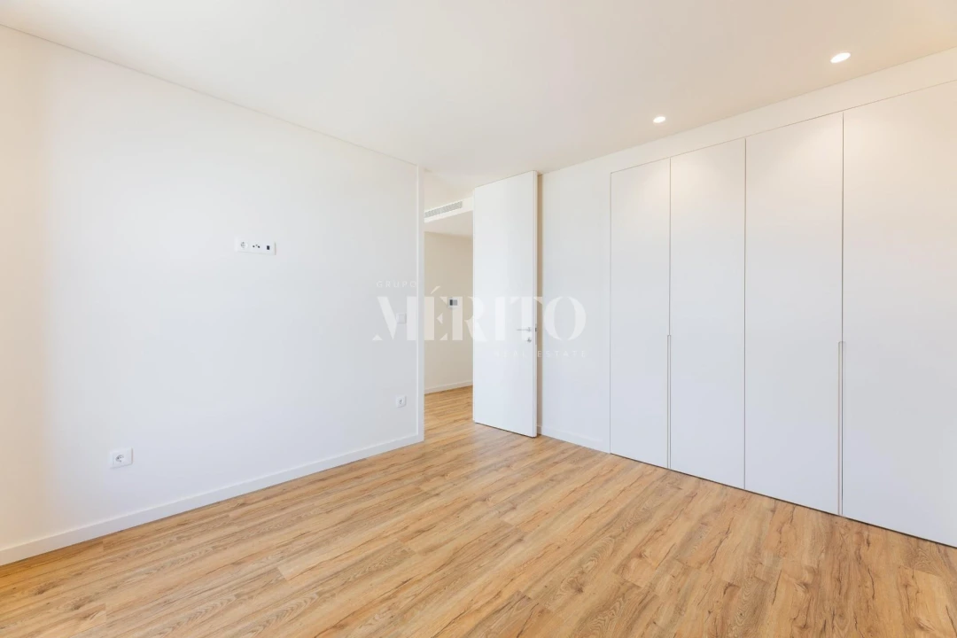 Apartamento T1 para Venda em Arcozelo Foto 9