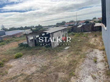 Armazém para Venda em São Miguel do Souto e Mosteirô