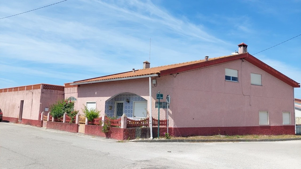 Moradia T4 para Venda em Vieira de Leiria Foto 2
