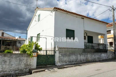 Moradia T4 para Venda em Perais