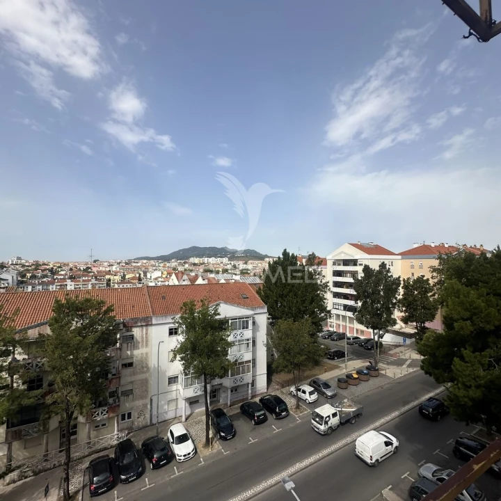 Apartamento T2 para Venda em Algueirão-Mem Martins Foto 13