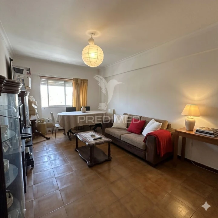 Apartamento T2 para Venda em Algueirão-Mem Martins Foto 3