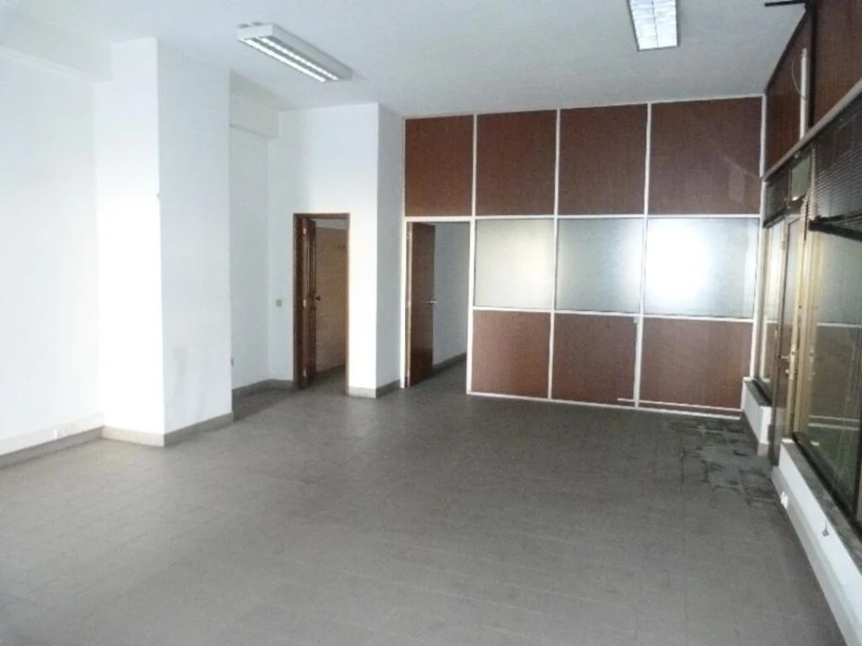 Loja para Arrendamento em Braga (Maximinos, Sé e Cividade) Foto 1