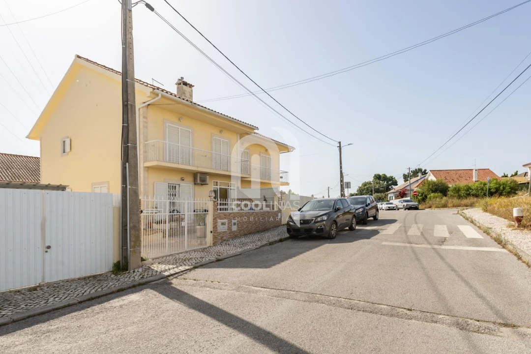 Moradia T4 para Venda em Quinta do Conde Foto 1
