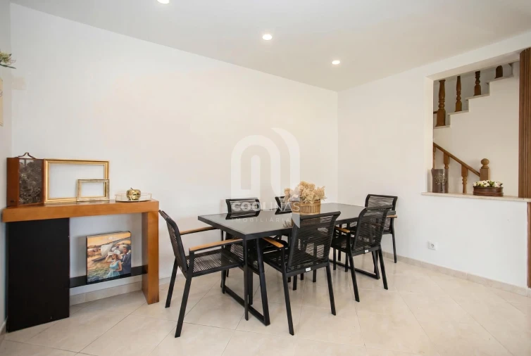Moradia T4 para Venda em Quinta do Conde Foto 3