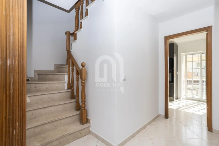Moradia T4 para Venda em Quinta do Conde Foto 6