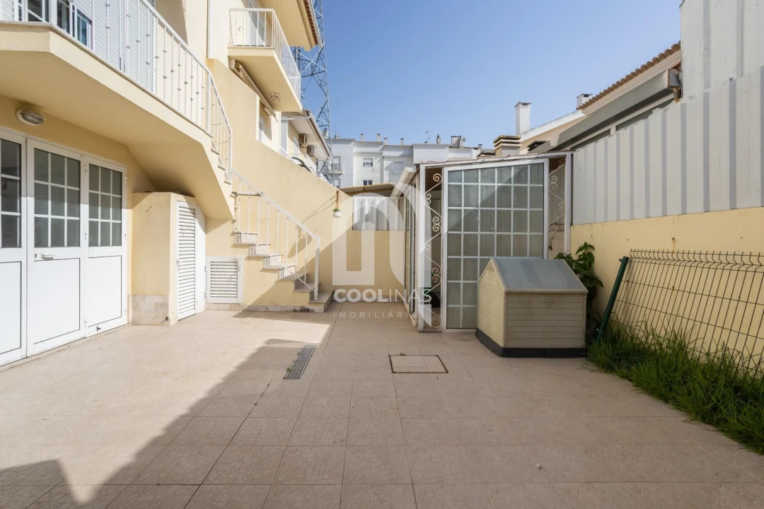 Moradia T4 para Venda em Quinta do Conde Foto 40