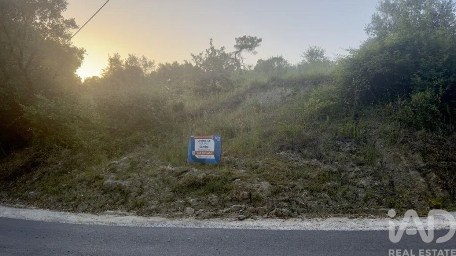 Terreno para Venda em Alcanede Foto 2