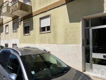 Apartamento T3 para Venda em Ramada e Caneças