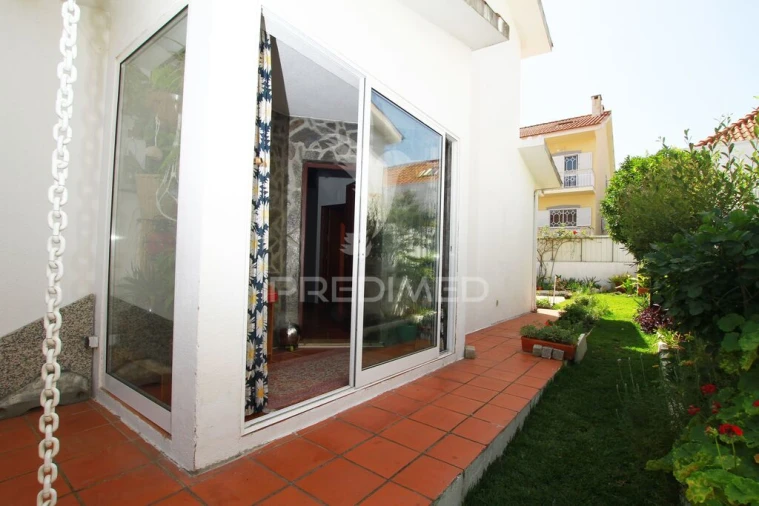 Moradia T3 para Venda em Quinta do Conde Foto 4