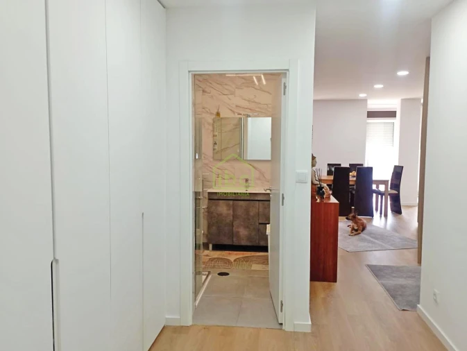 Apartamento T4 para Venda em Matosinhos e Leça da Palmeira Foto 8