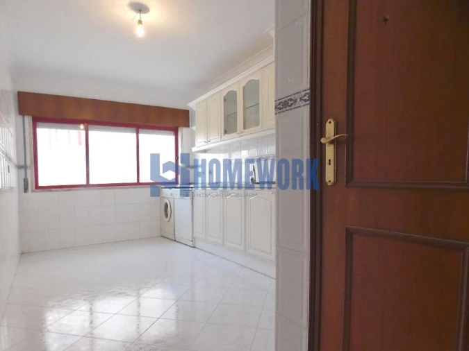 Apartamento T2 para Venda em Algueirão-Mem Martins Foto 3