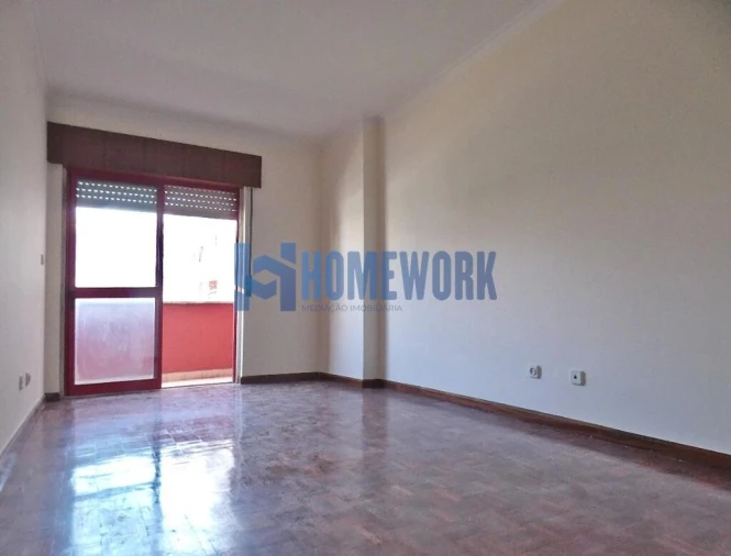 Apartamento T2 para Venda em Algueirão-Mem Martins Foto 11