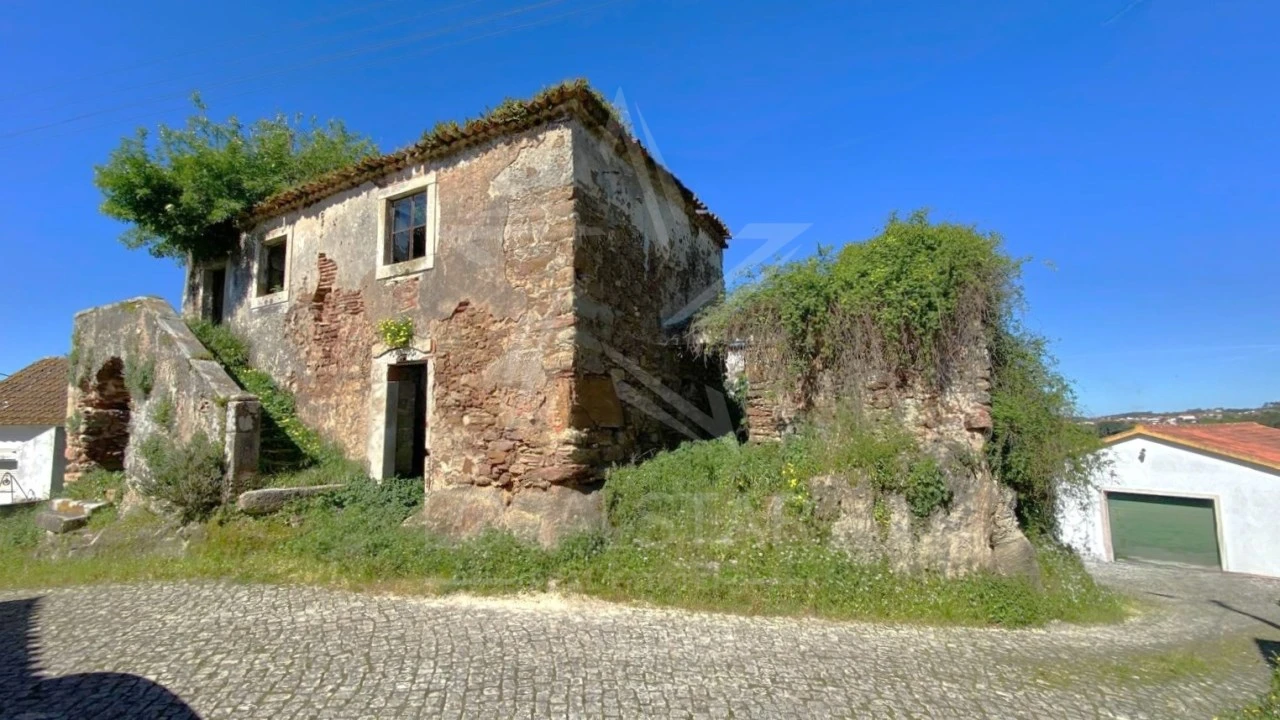 Moradia T3 para Venda em Alvorninha Foto 4