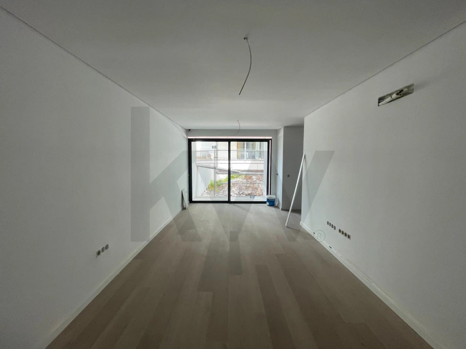 Apartamento T2 para Venda em Caniço Foto 9