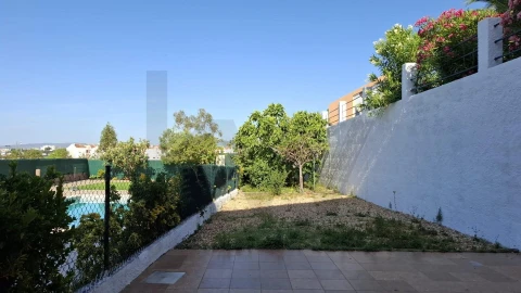 Moradia T4 para Venda em Gambia-Pontes-Alto da Guerra