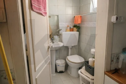 Armazém para Venda em Santo Antão e São Julião do Tojal