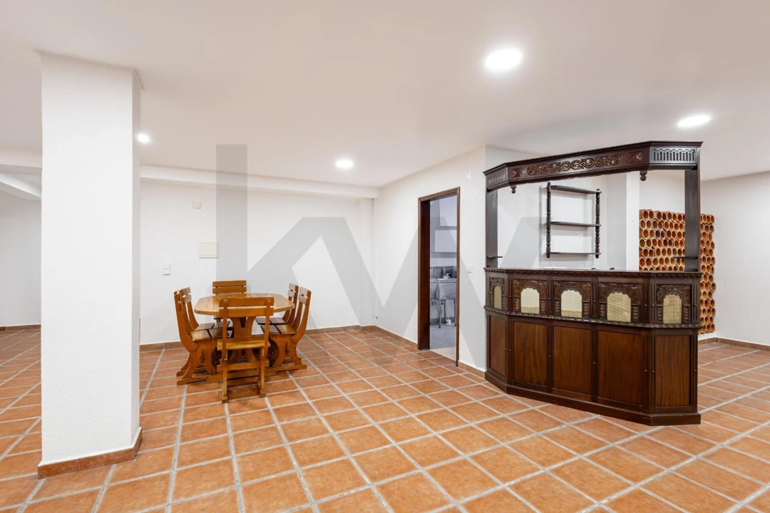 Moradia T4 para Venda em Colares Foto 28