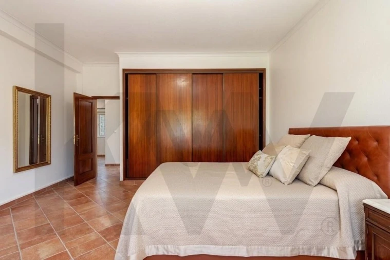 Moradia T4 para Venda em Colares Foto 17