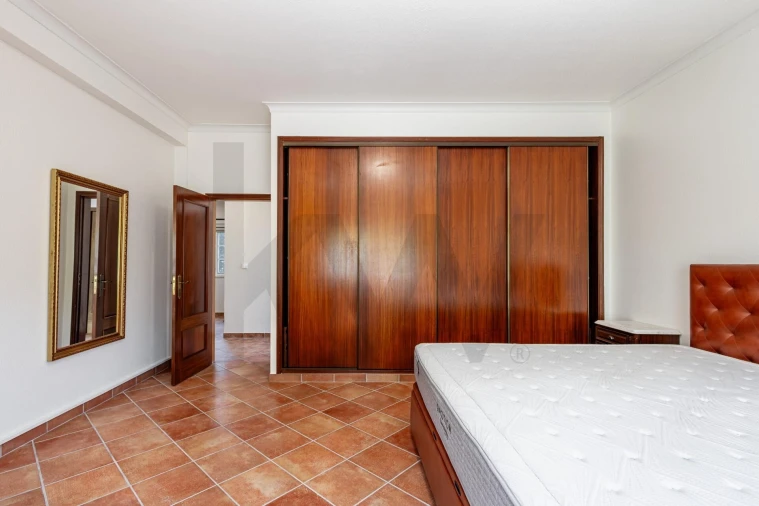 Moradia T4 para Venda em Colares Foto 14
