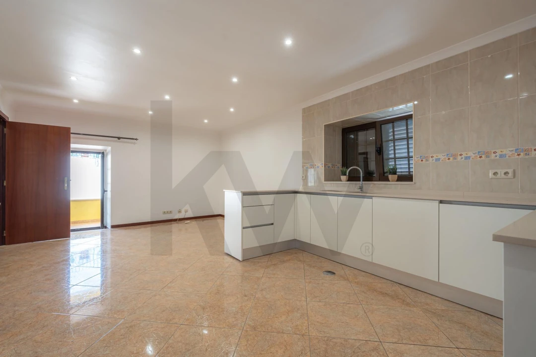 Moradia T2 para Venda em Cernache Foto 10
