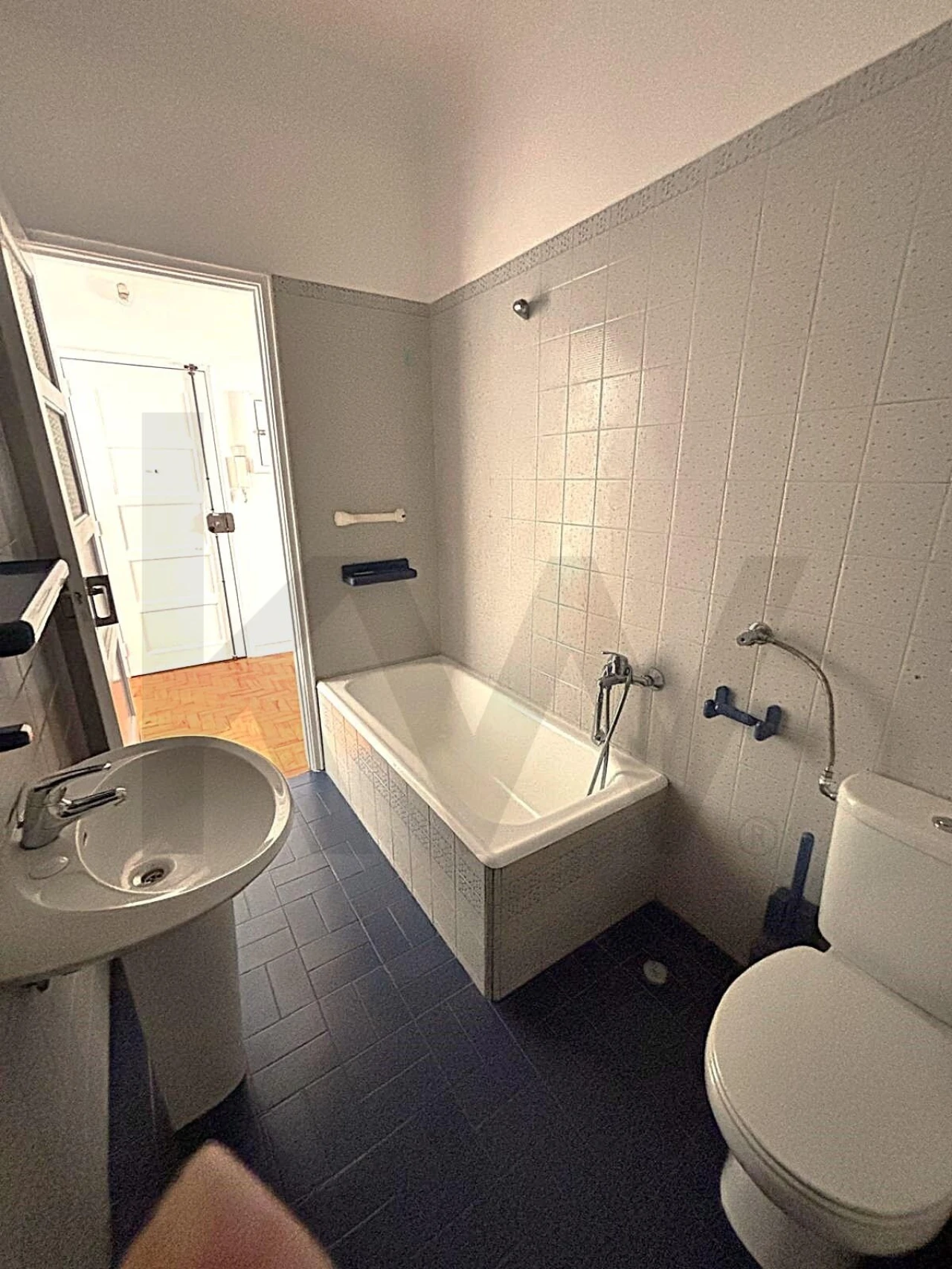 Apartamento T2 para Arrendamento em Algés, Linda-A-Velha e Cruz Quebrada-Dafundo Foto 14